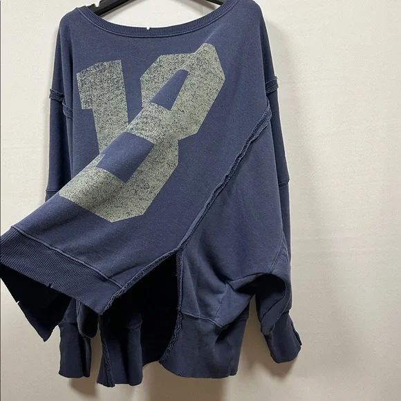 Free People Camden Graphic Pullover Sweatshirt Navy Combo 13 Size Medium - Picture 10 of 14